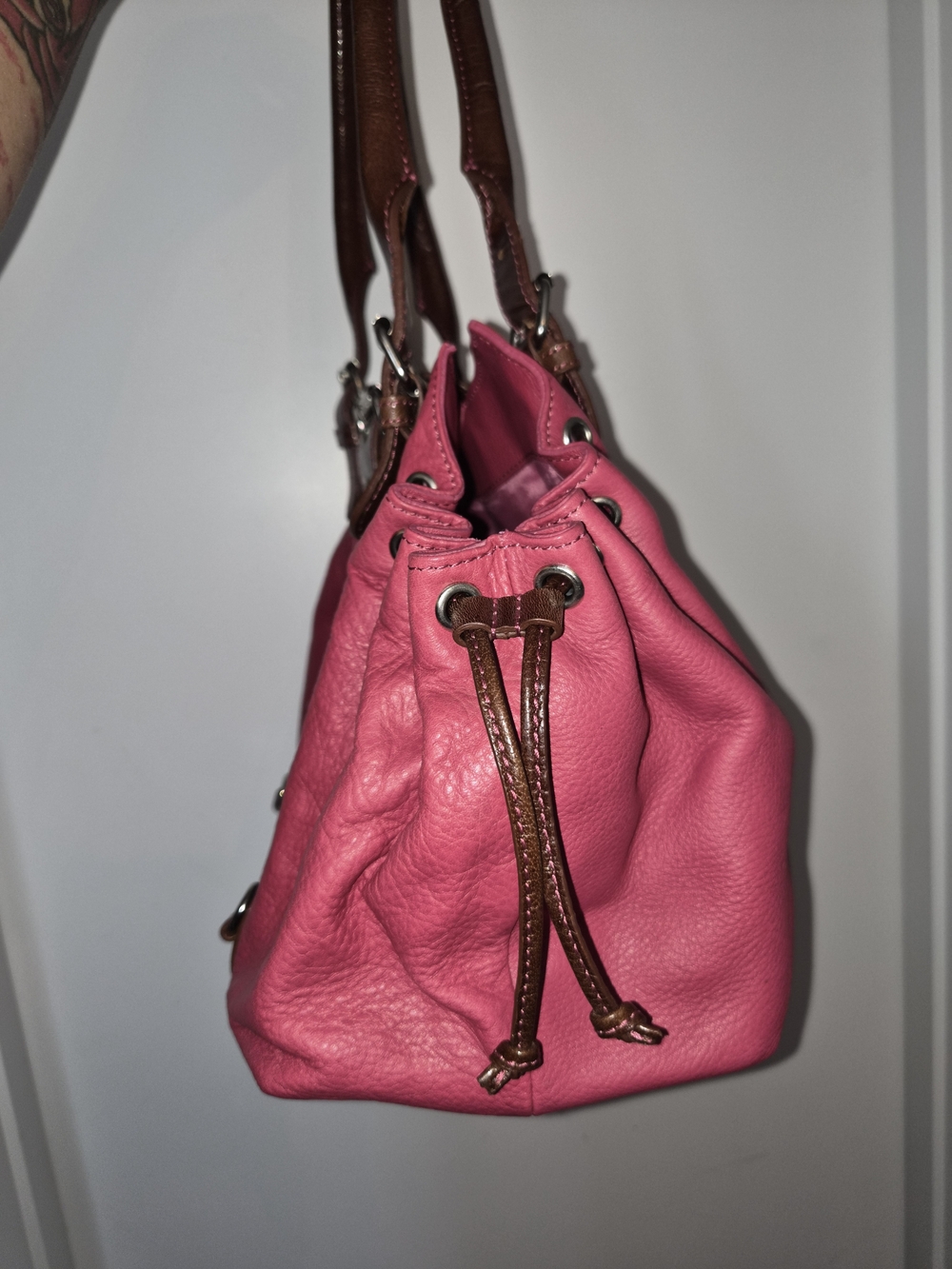 Stylish Pink and Brown Leather Tote Bag - Picture 4 of 8